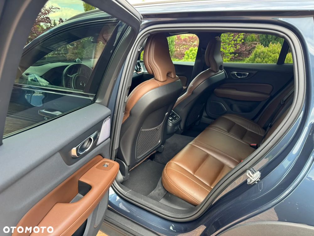 Volvo V60 Cross Country - 4