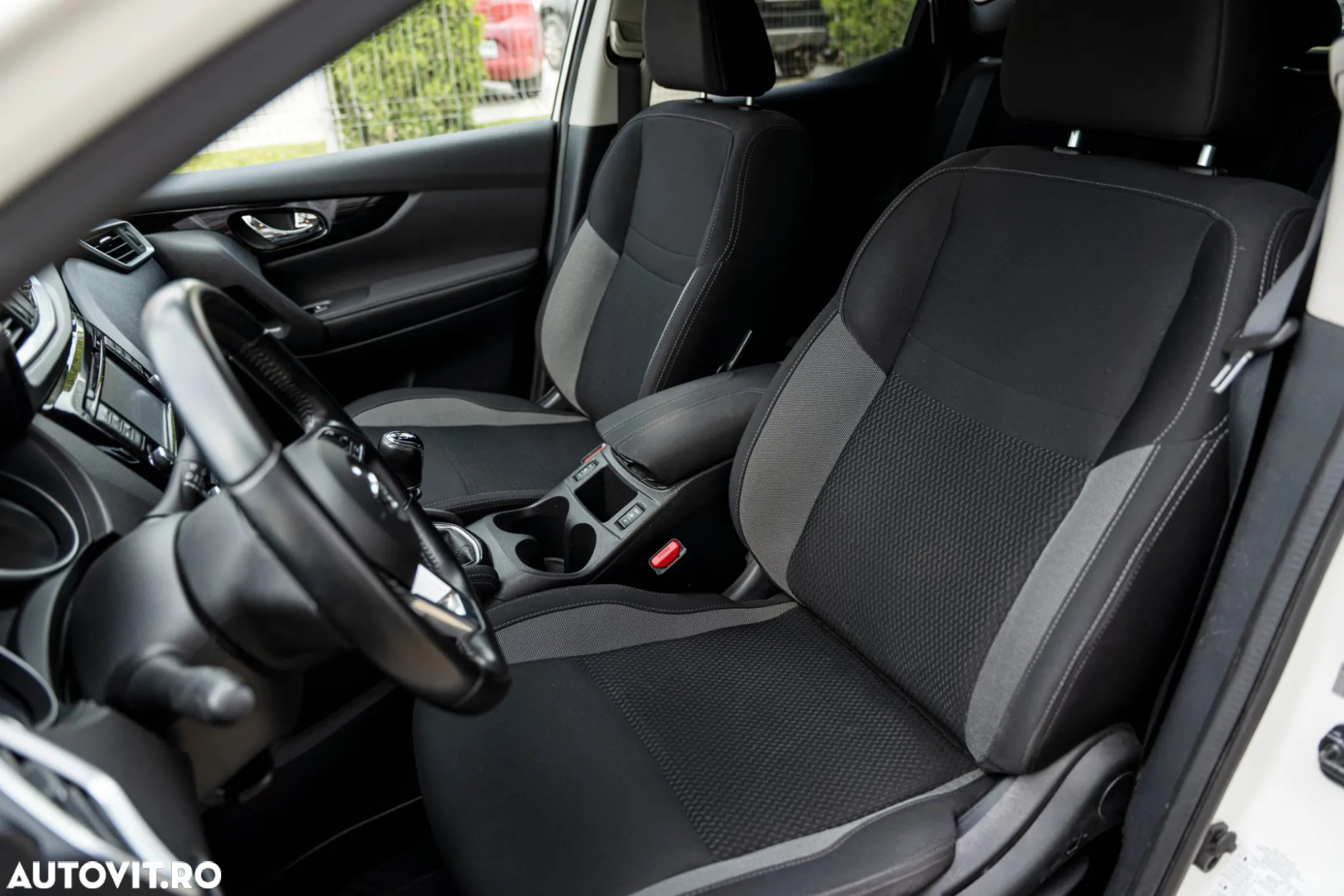 Nissan Qashqai 1.6 DCI N-Connecta - 11