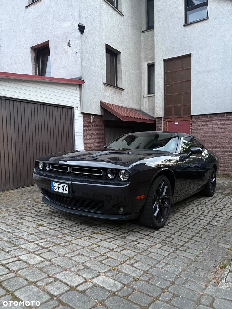 Dodge Challenger - 1