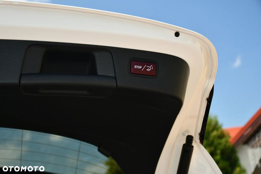 Mercedes-Benz GLA 250 4-Matic AMG Line - 18