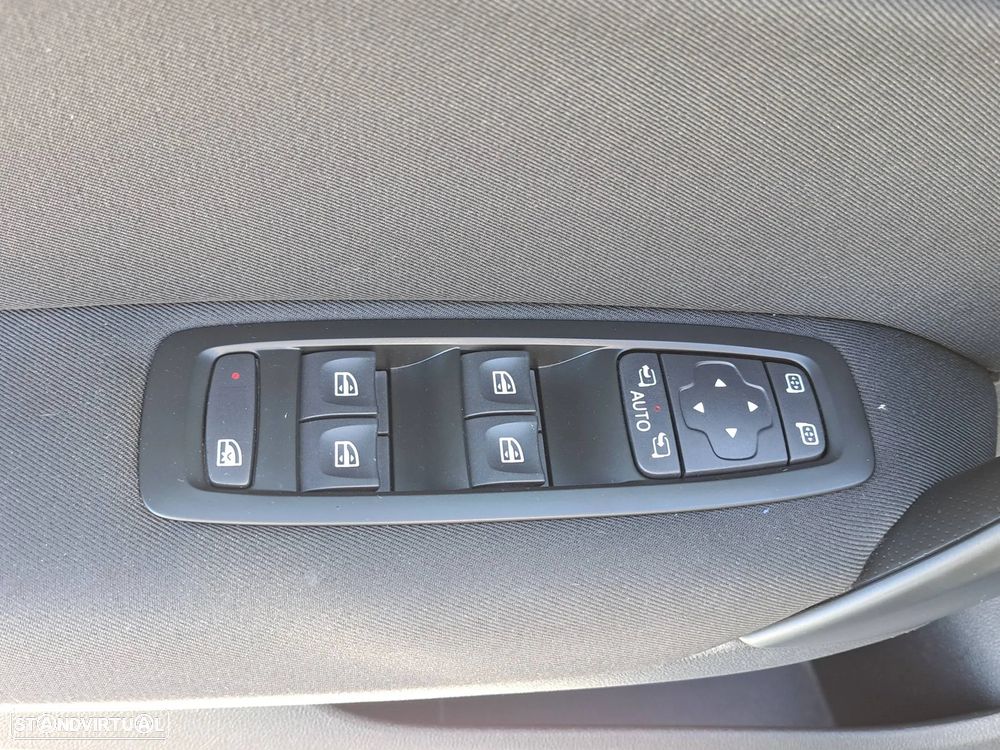 Renault Mégane BLUE dCi 115 BUSINESS EDITION - 28