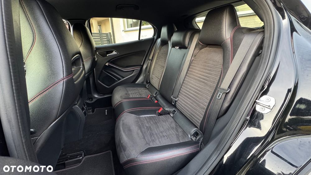 Mercedes-Benz GLA 200 (CDI) d 4Matic 7G-DCT AMG Line - 25