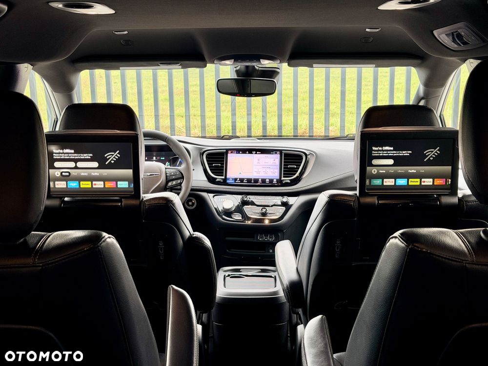 Chrysler Pacifica - 36