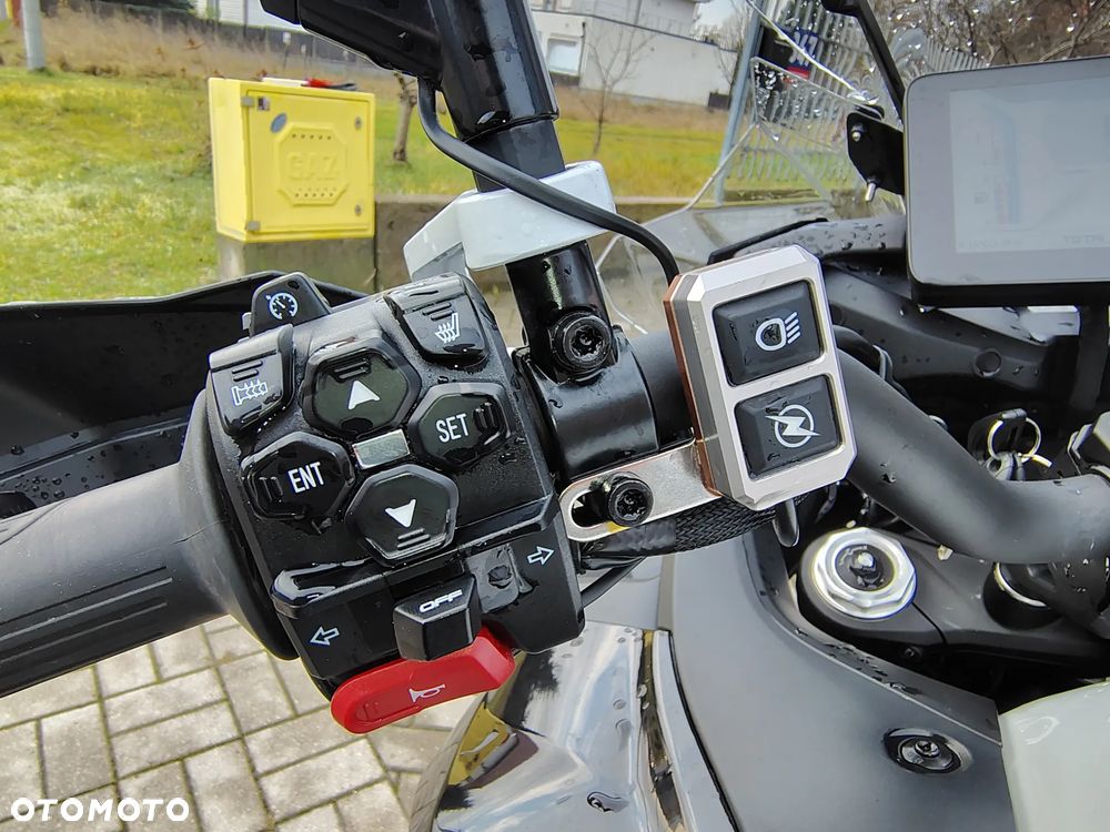 QJMOTOR SRT900SX - 24