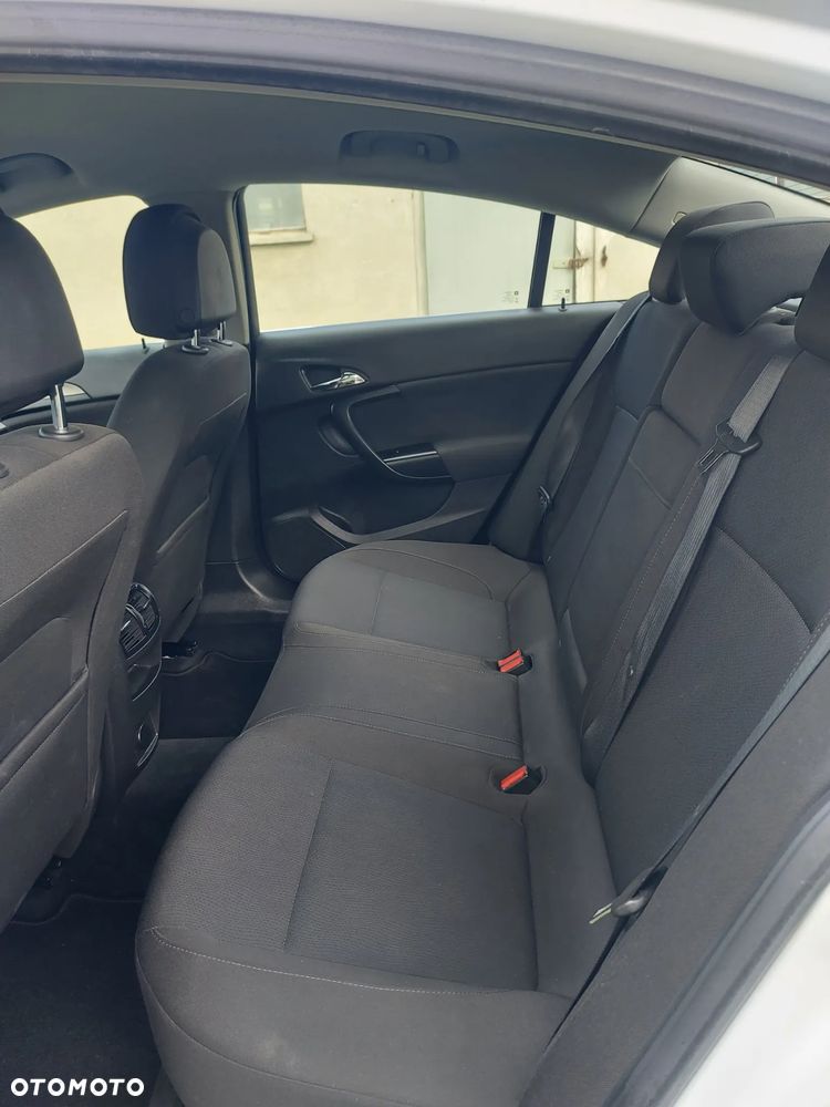 Opel Insignia 1.8 - 10