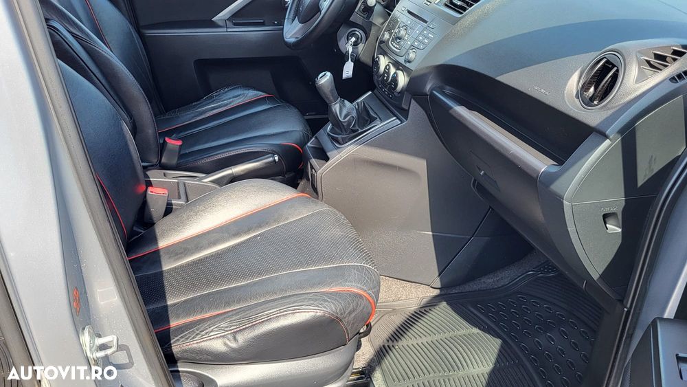 Mazda 5 - 6