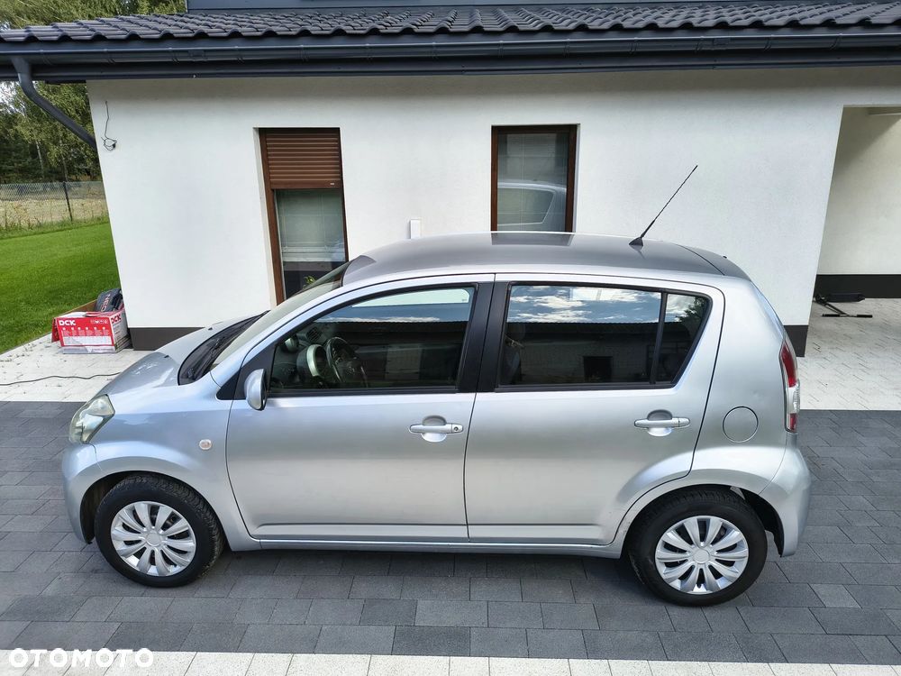 Daihatsu Sirion 1.3 - 9