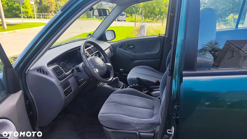 Suzuki Grand Vitara 2.7 V6 - 31