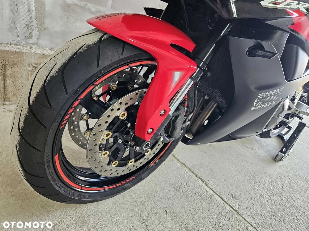 Honda CBR - 9