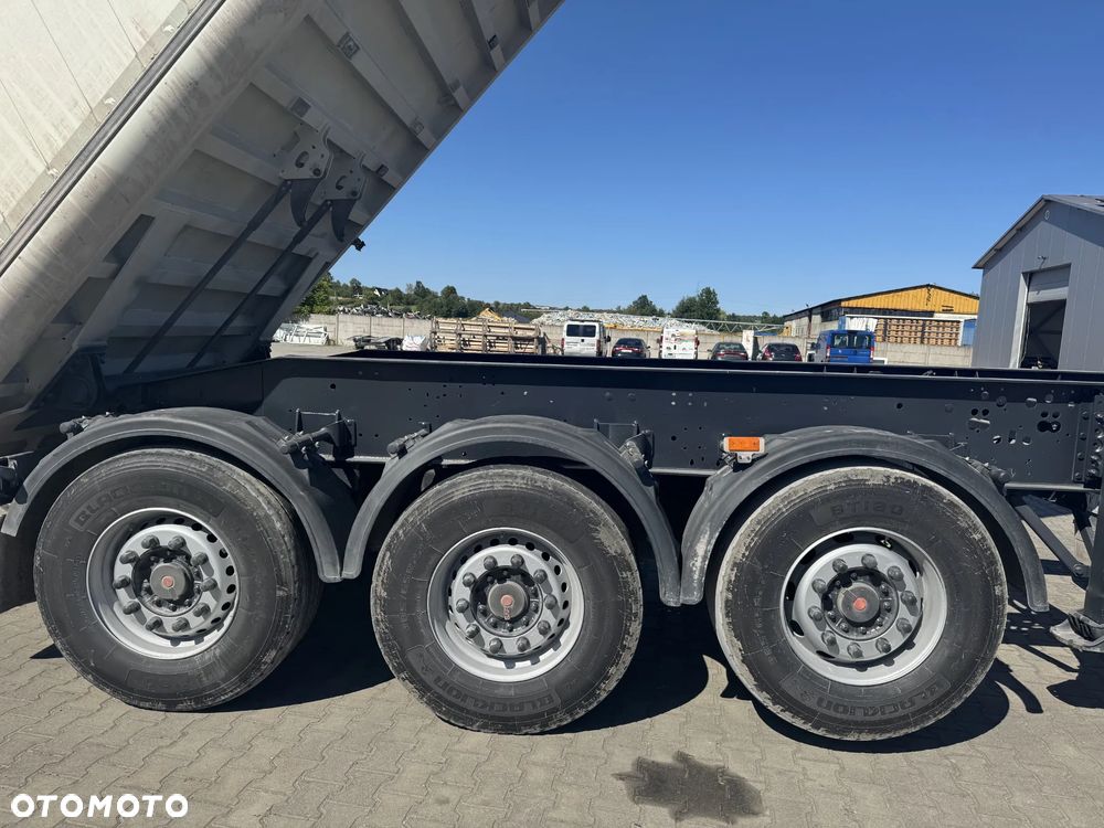 Schmitz Cargobull SGF S3 SKI24 - 3