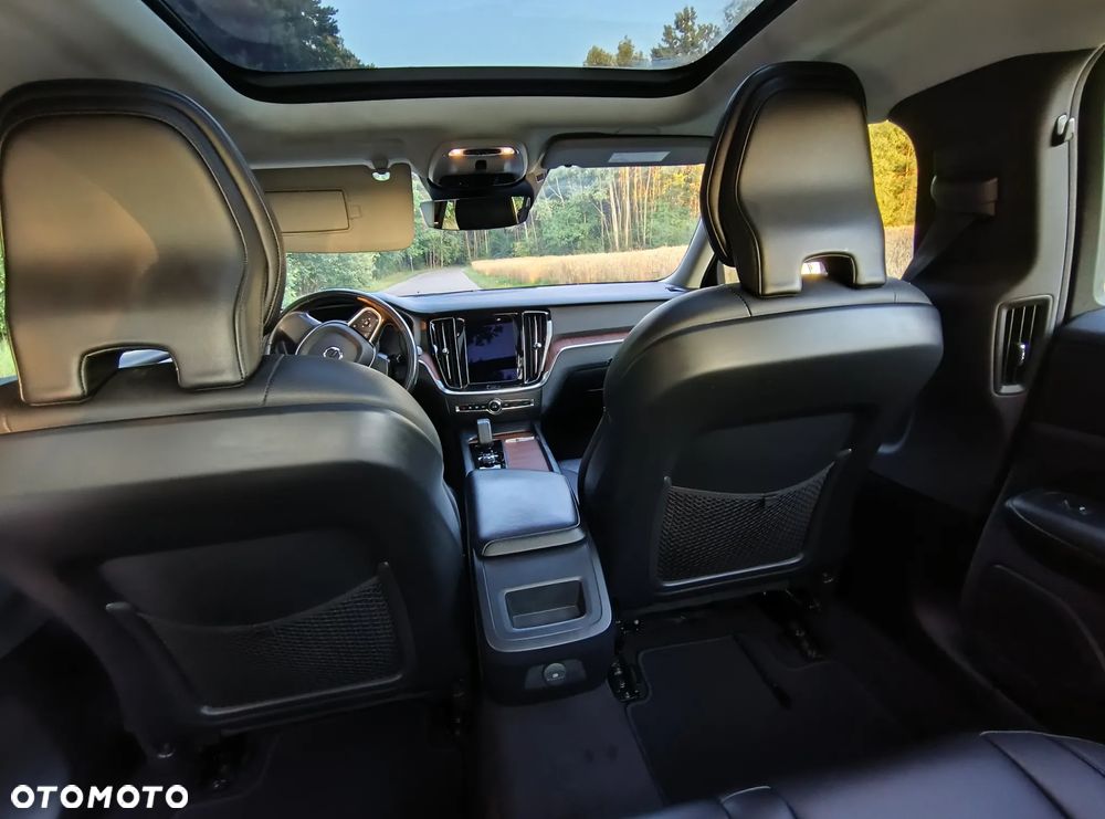 Volvo S60 B5 B AWD Plus Dark - 18