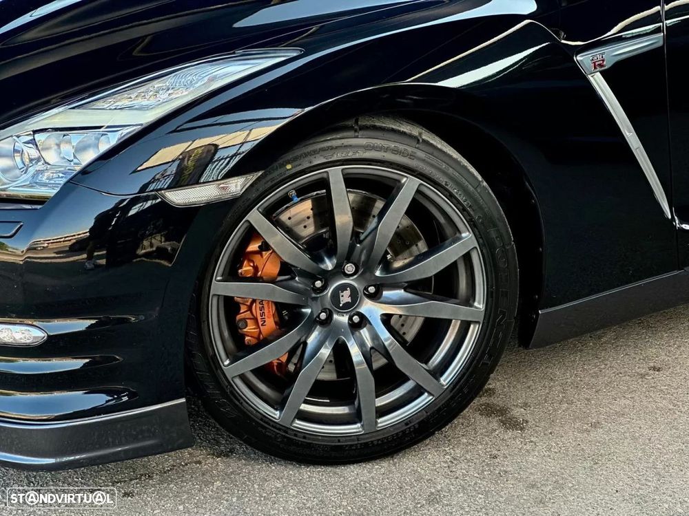 Nissan GT-R 3.8 V6 Black Edition - 3