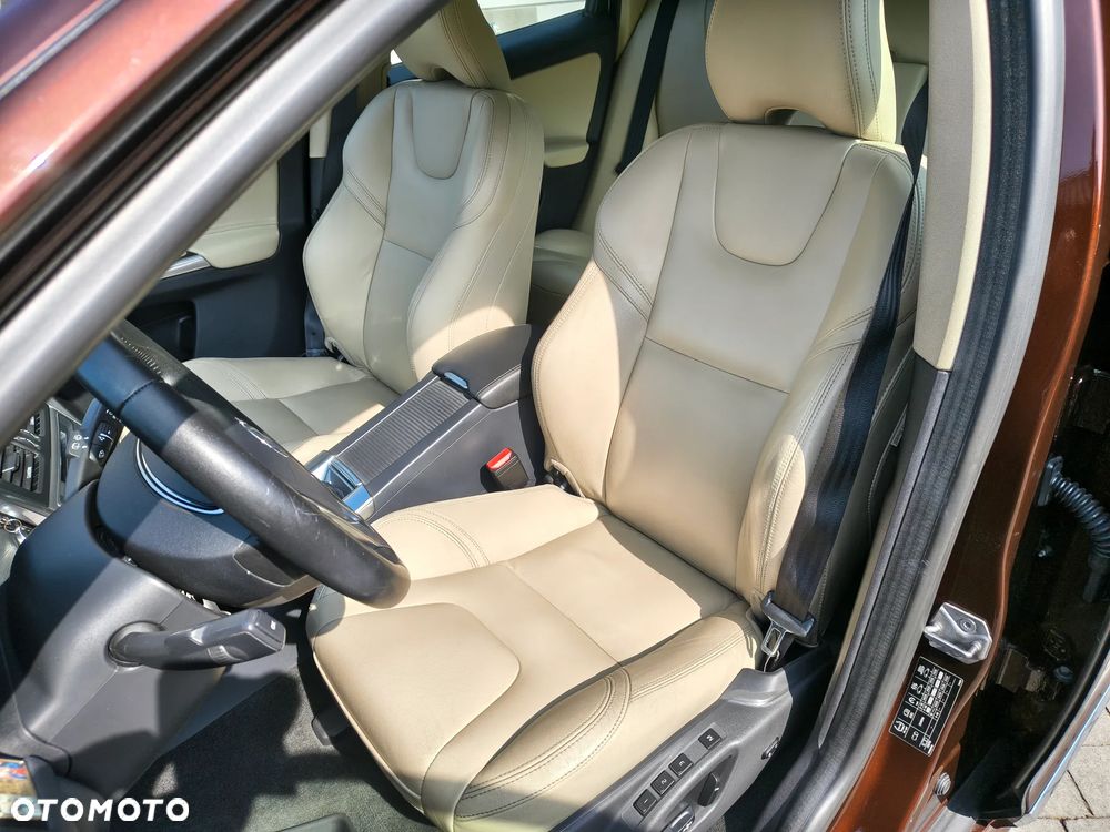 Volvo XC 60 D4 AWD Summum - 7