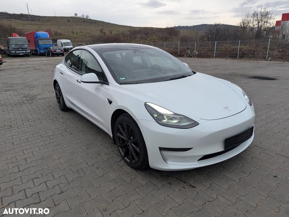 Tesla Model 3 - 14