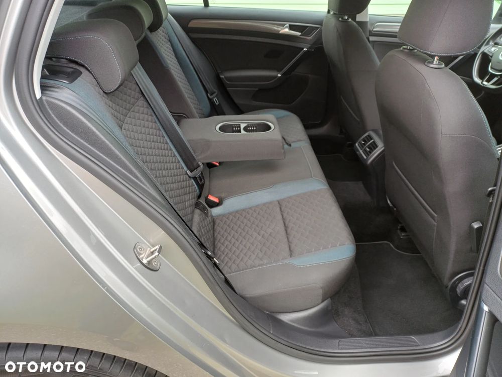 Volkswagen Golf - 19