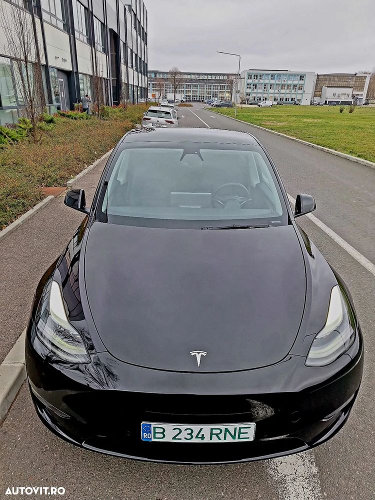 Tesla Model Y Long Range Dual Motor AWD - 13