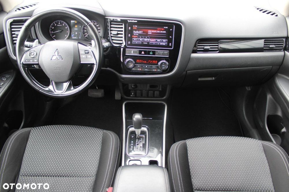 Mitsubishi Outlander - 21