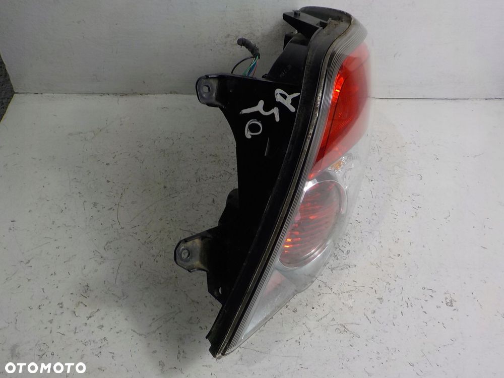 SUBARU IMPREZA II GD KOMBI LAMPA PRAWA TYŁ TYLNA - 3