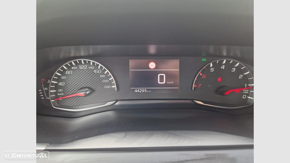 Peugeot 2008 1.2 PureTech Active Pack - 10