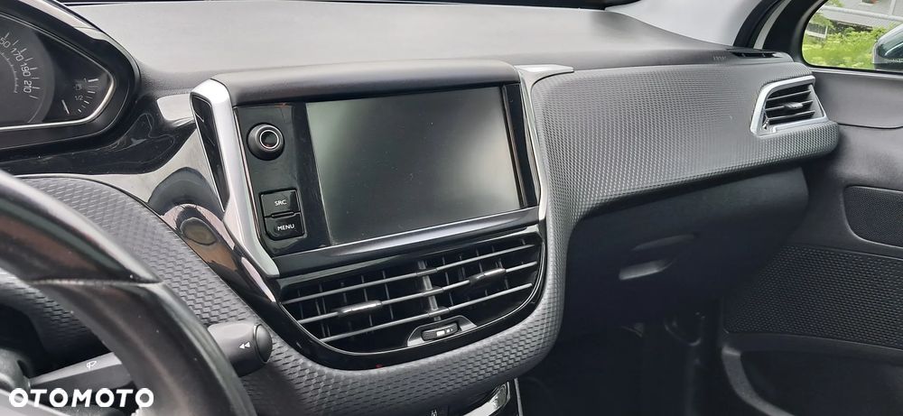 Peugeot 2008 1.6 BlueHDi Allure - 22