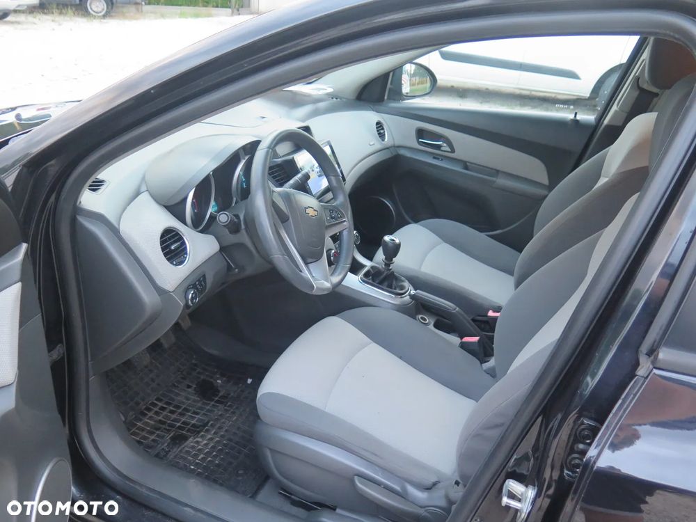 Chevrolet Cruze 1.6 LS - 11