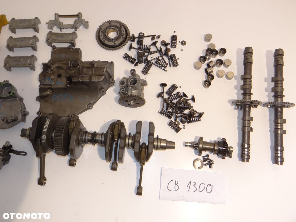 CB 1300 Wał + panewki + korbowody+ podpory wału, kosz sprzęgła, miska olejowa, wałek rozrządu, zawory, szklanki - 3