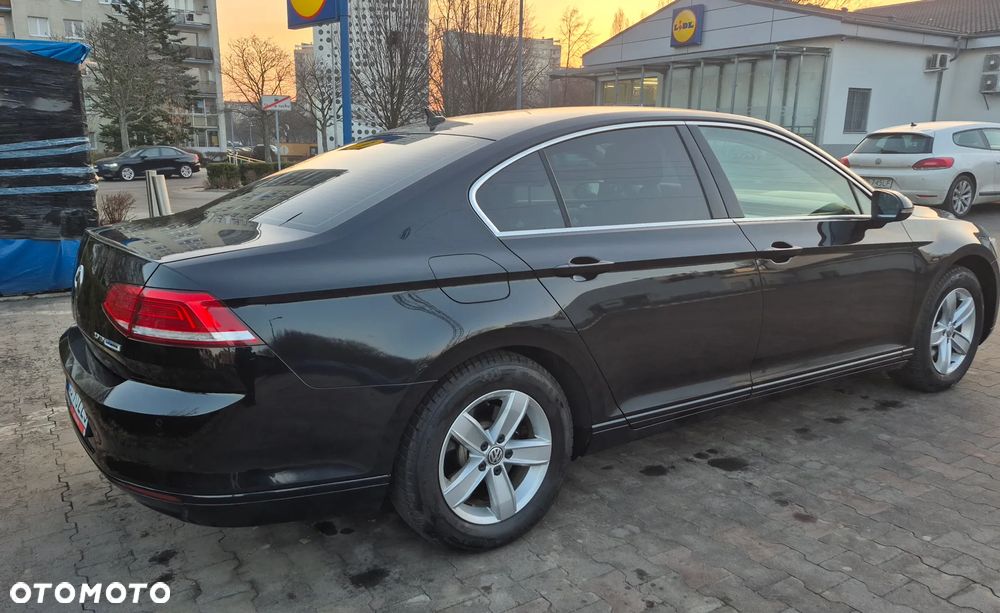 Volkswagen Passat - 8