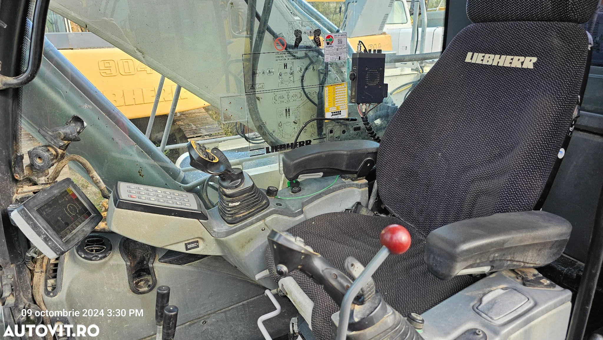 Liebherr R 924 Excavator pe șenile - 8