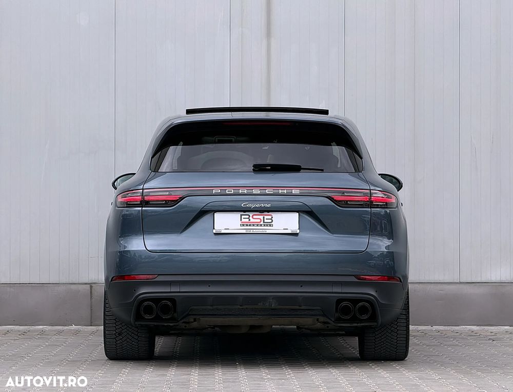 Porsche Cayenne Standard - 8