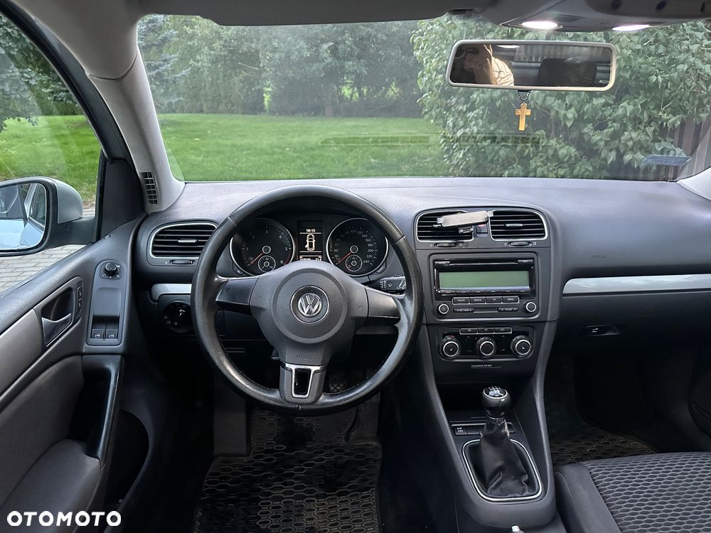 Volkswagen Golf - 6