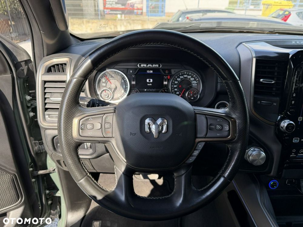 Dodge RAM - 16