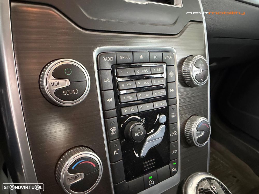Volvo XC 70 2.0 D4 Summum Geartronic - 18