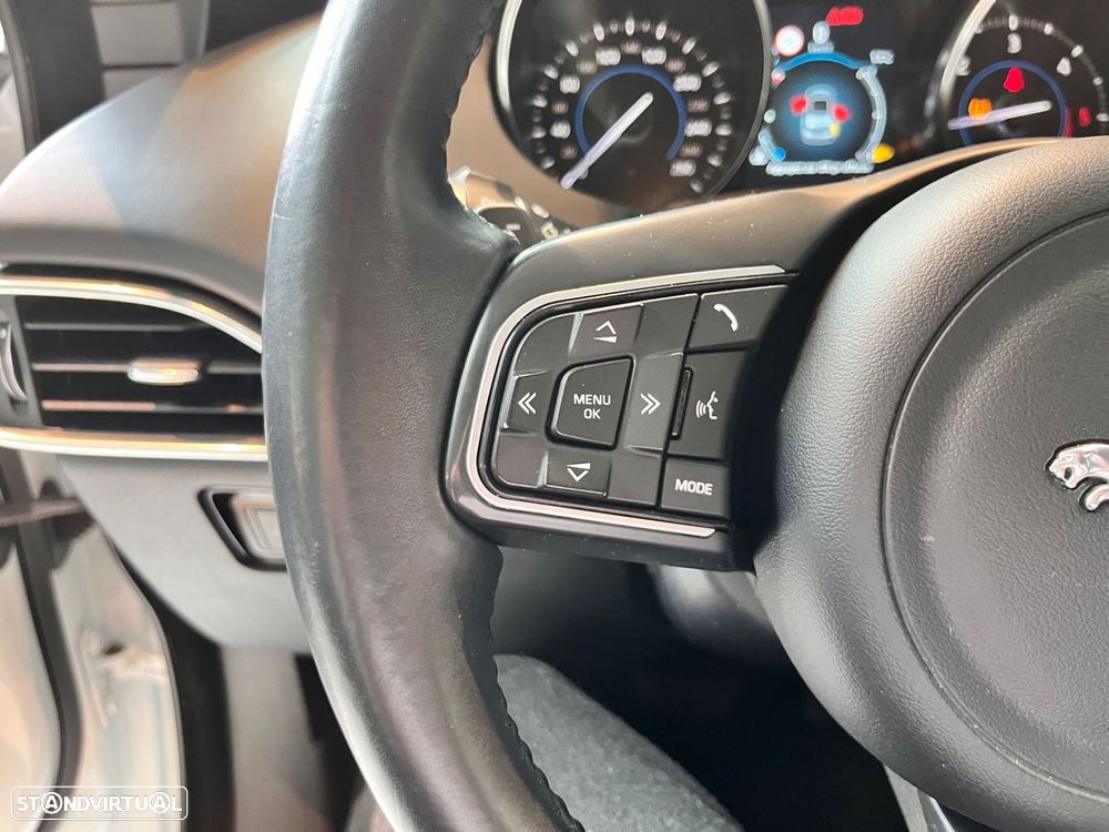 Jaguar F-Pace - 17