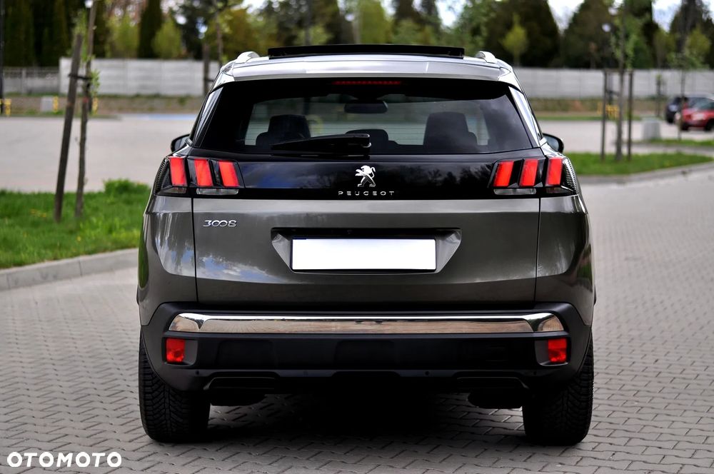 Peugeot 3008 1.2 PureTech Allure S&S - 10