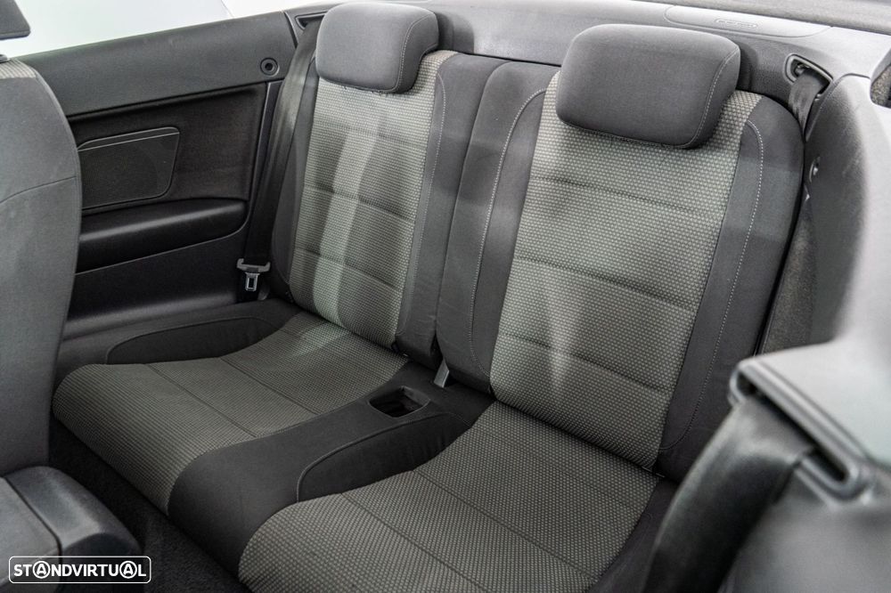 VW Golf Cabriolet 1.6 TDi BlueMotion - 18