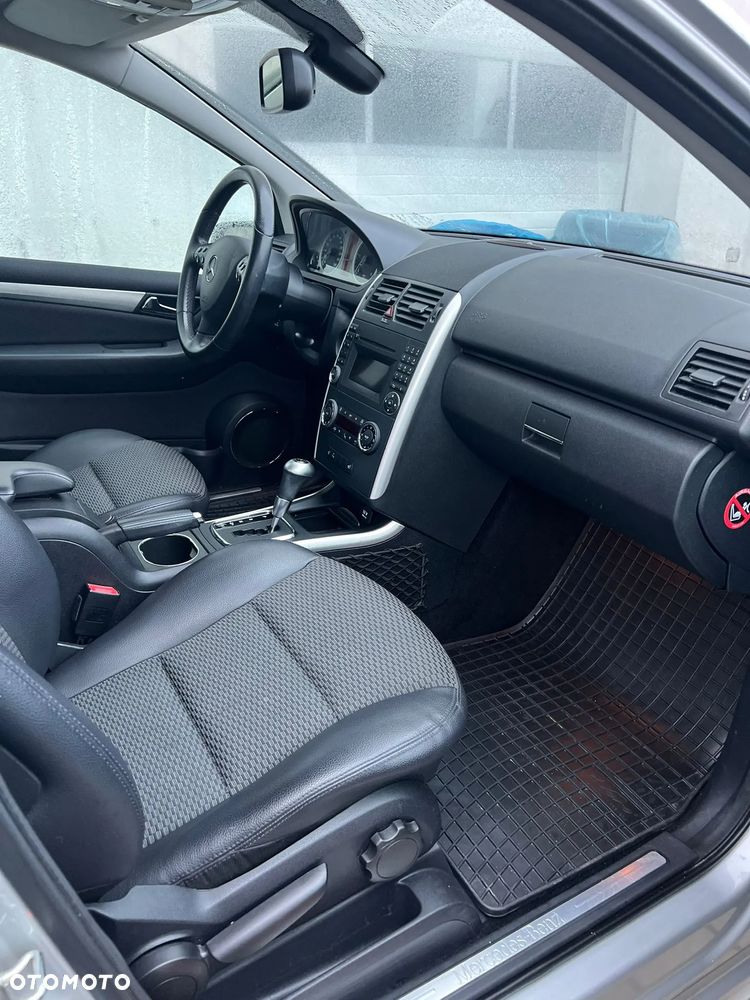 Mercedes-Benz Klasa A 200 CDI Autotronic Avantgarde - 24