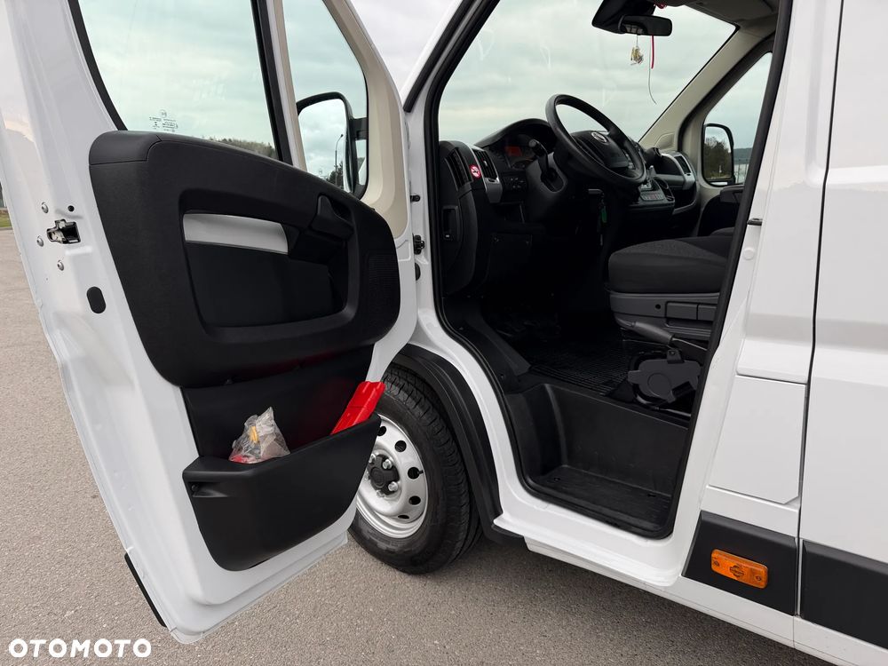 Fiat Ducato Doka 7 osób / Brygadowy / Paka 3.3m / Wzmacniany Maxi Koła 16" / Silnik Iveco 2.3 140km  / Ledy / Bogate wyposażenie / Zadbany jak nowy / 1 Właściciel / Salon PL / FV23% - 24