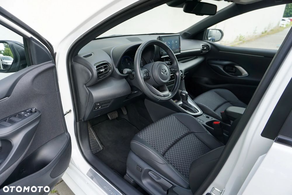 Mazda 2 Hybrid - 12