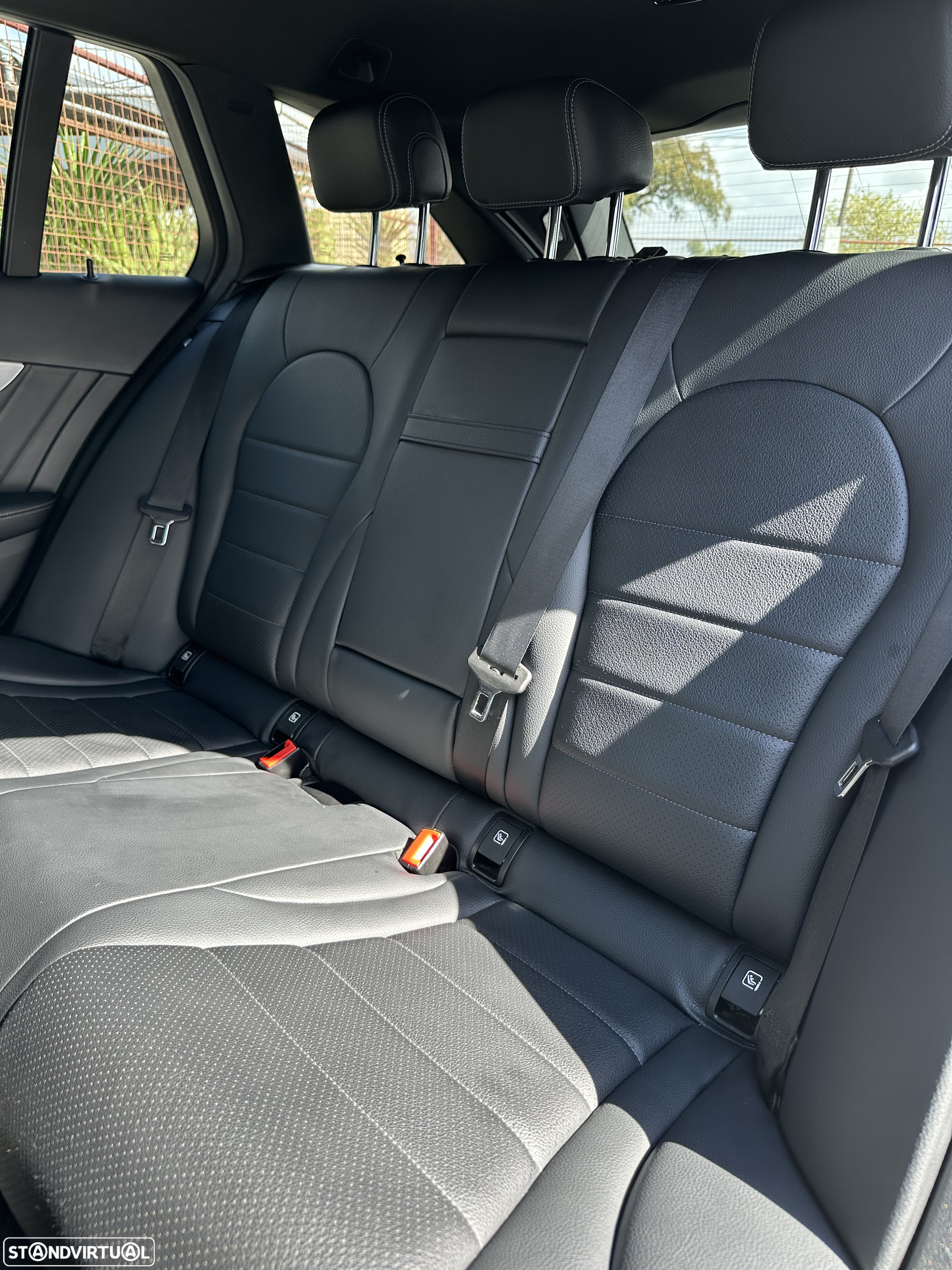 Mercedes-Benz C 350 e - 24