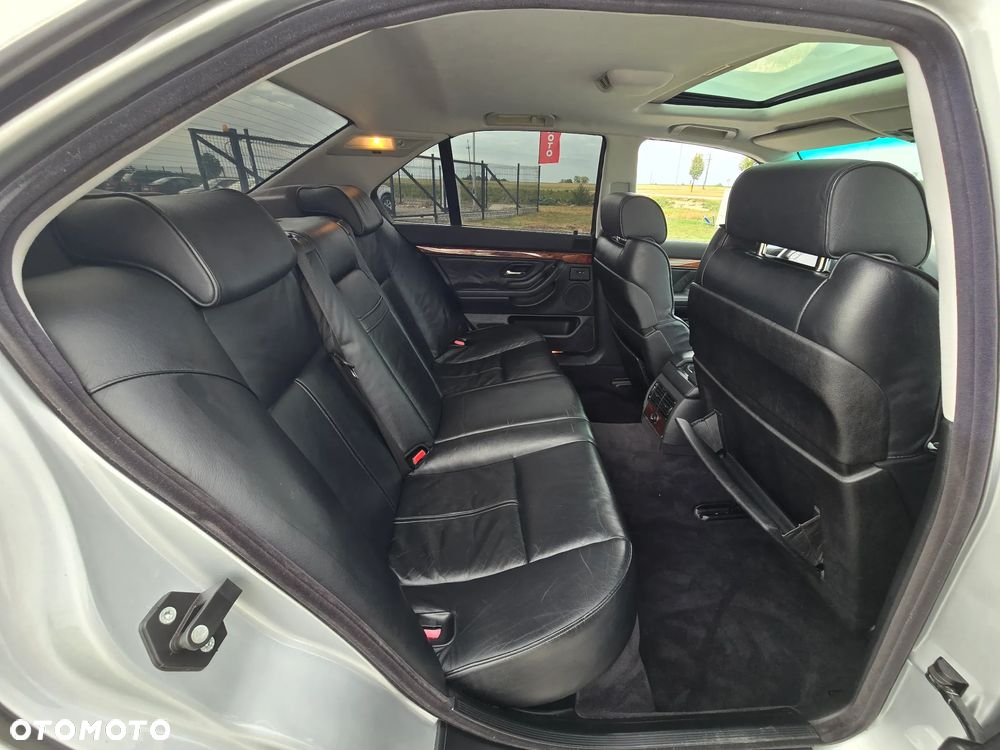 BMW Seria 7 - 25