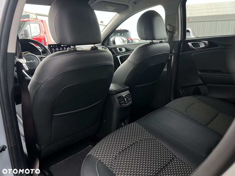 Kia Ceed - 23