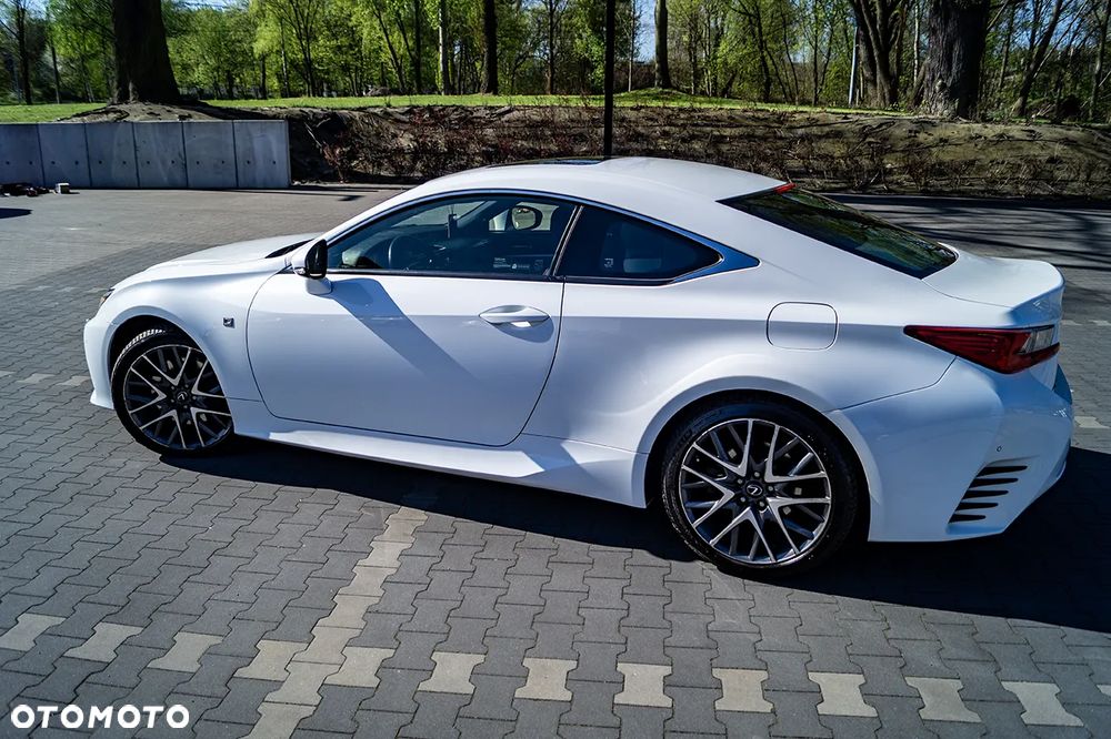 Lexus RC 200t / 300 F Sport - 17