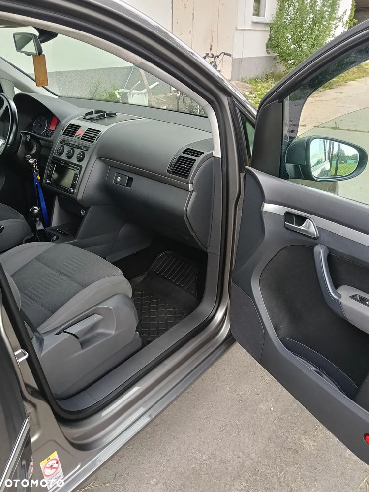 Volkswagen Touran 2.0 TDI Highline - 10