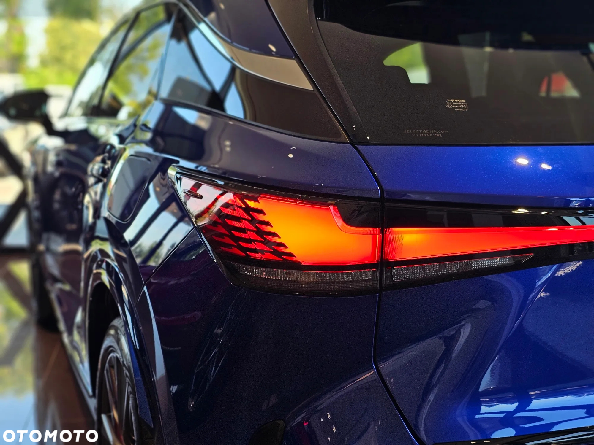 Lexus RX 350h F Sport Design - 13