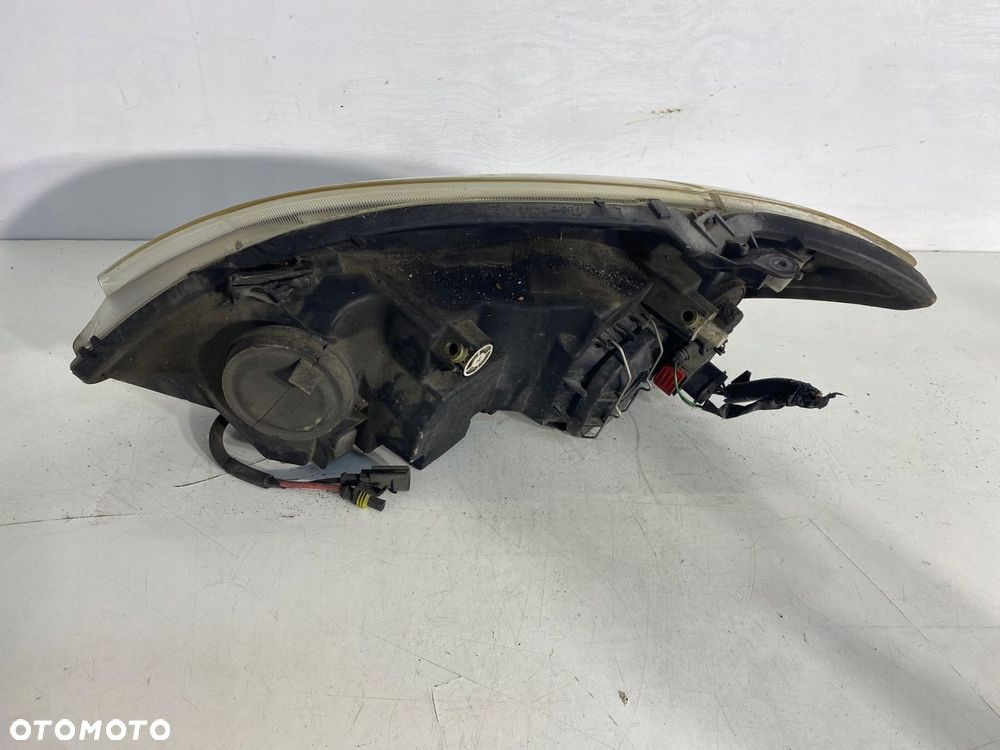 lampa prawy przód prawa przednia toyota corolla ix e12 eu - 4