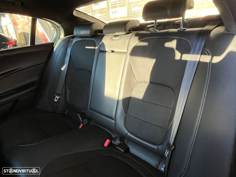 Jaguar XE 2.0 D R-Sport Aut. - 53