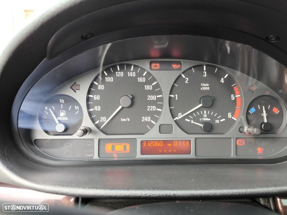 BMW 320 d Séc.XXI - 8