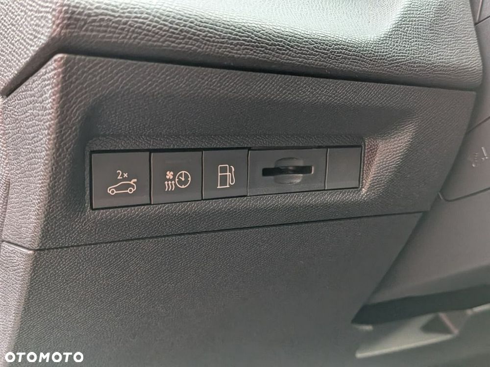 Peugeot 408 240 e-DSC7 GT Exclusive - 27
