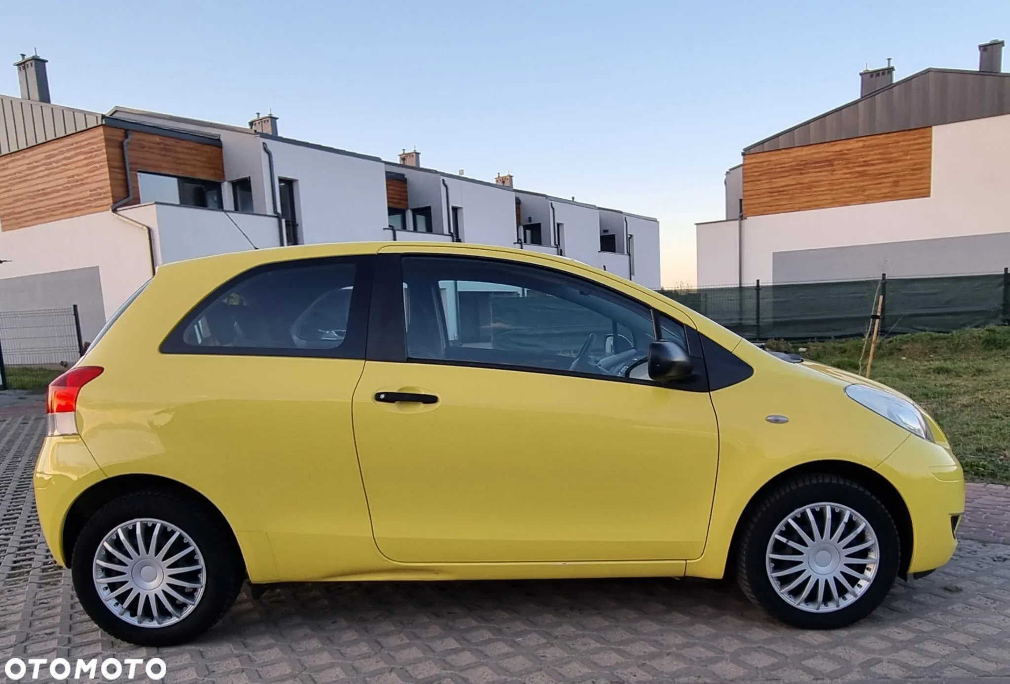 Toyota Yaris 1.33 VVT-i Cool - 4