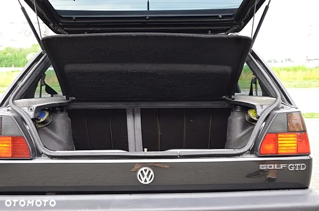 Volkswagen Golf 1.6 GTD TD - 18
